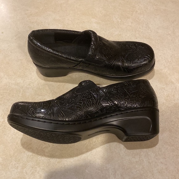 Womens size 9 black clog dress shoes - BRAND NEW - Picture 3 of 6